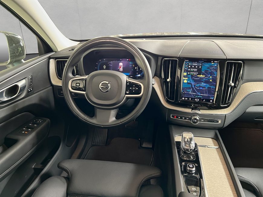 Volvo XC60 2022