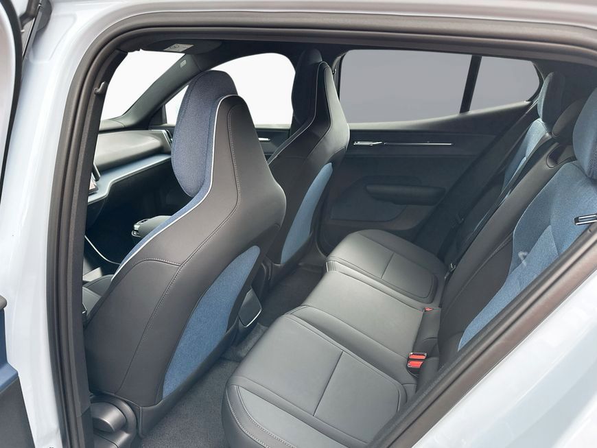 Volvo EX30 2025