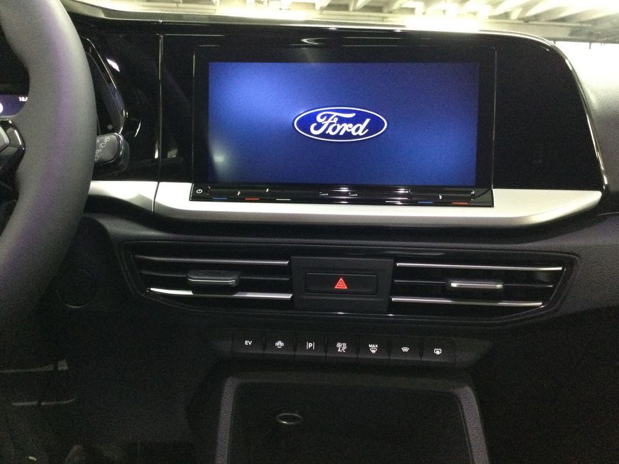 Ford Tourneo Connect 2025