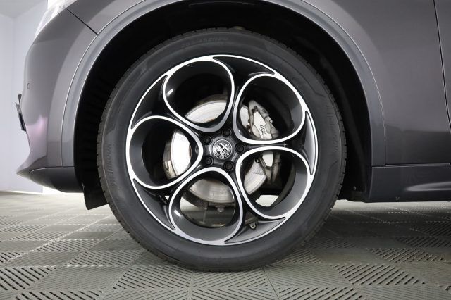 Alfa Romeo Stelvio 2023