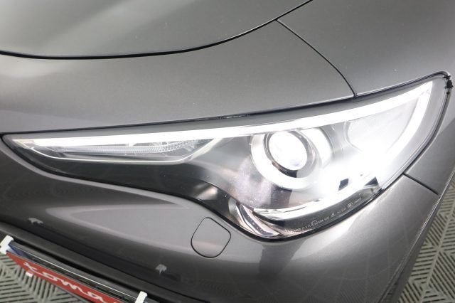 Alfa Romeo Stelvio 2023