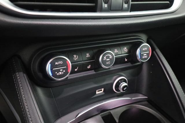 Alfa Romeo Stelvio 2023