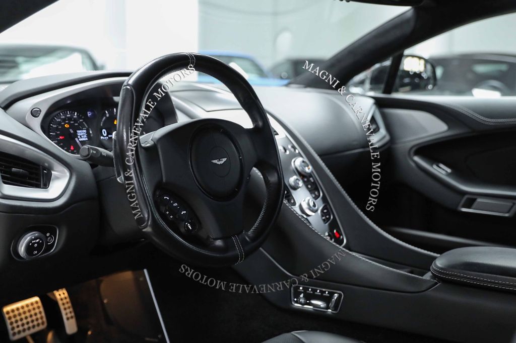 Aston Martin Vanquish 2018