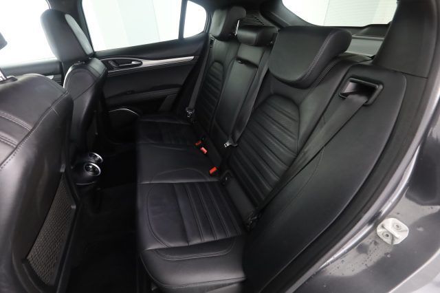 Alfa Romeo Stelvio 2023