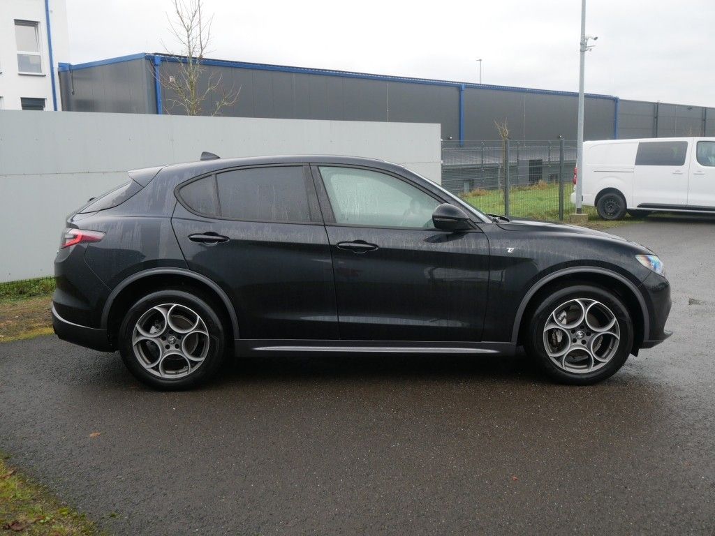 Alfa Romeo Stelvio 2023