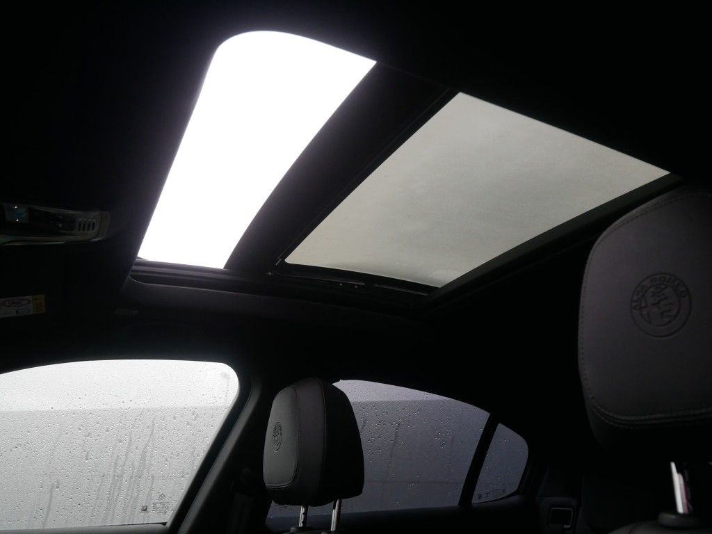 Alfa Romeo Stelvio 2023