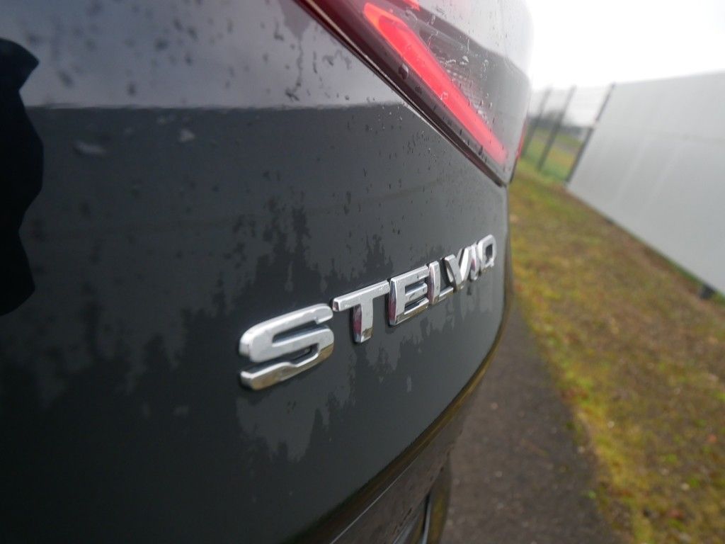 Alfa Romeo Stelvio 2023