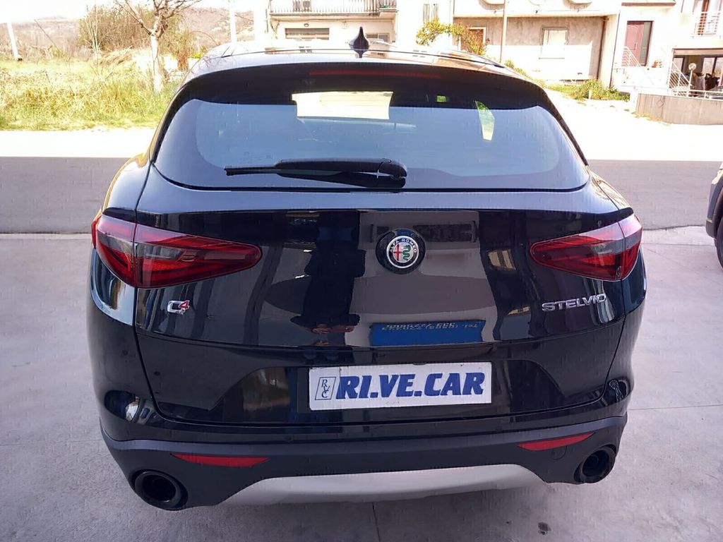 Alfa Romeo Stelvio 2022