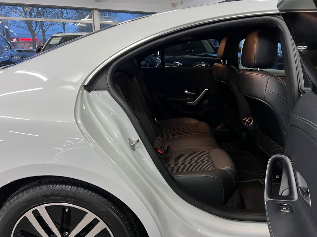 Mercedes-Benz CLA 180 2021