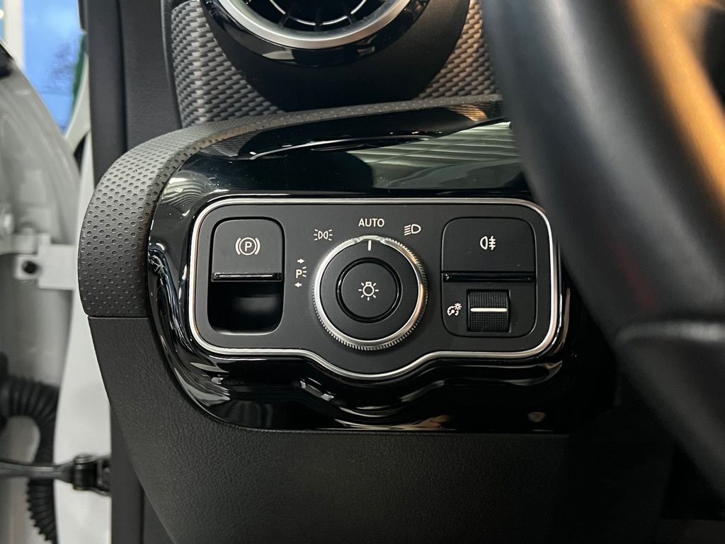 Mercedes-Benz CLA 180 2021