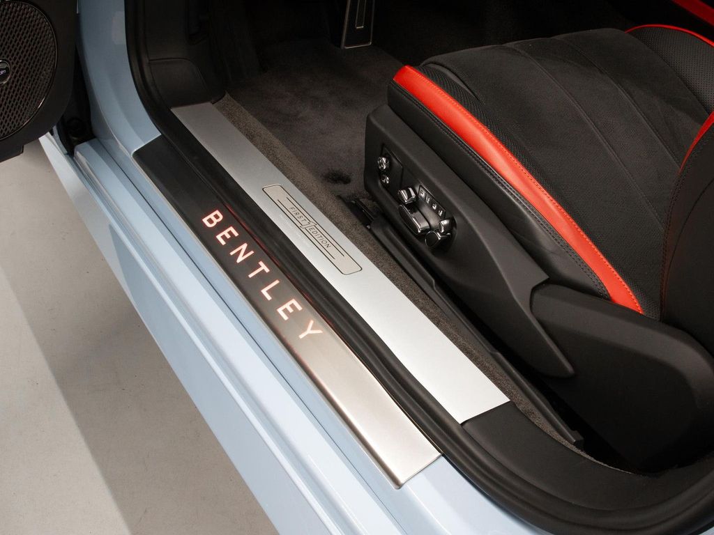 Bentley Continental GTC 2024