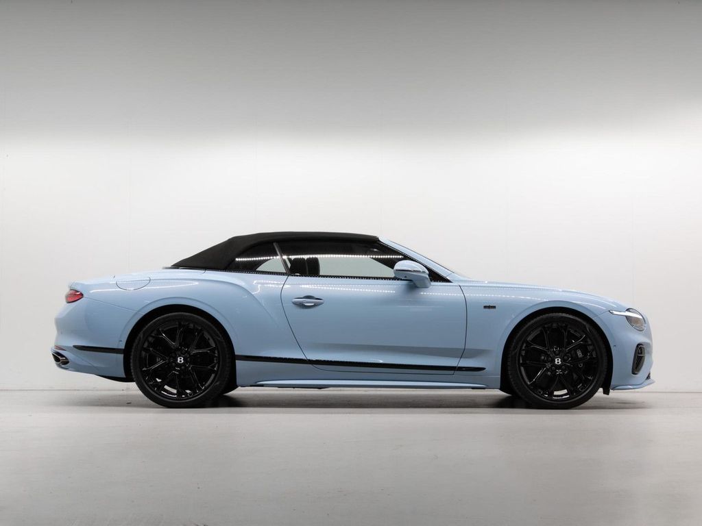 Bentley Continental GTC 2024