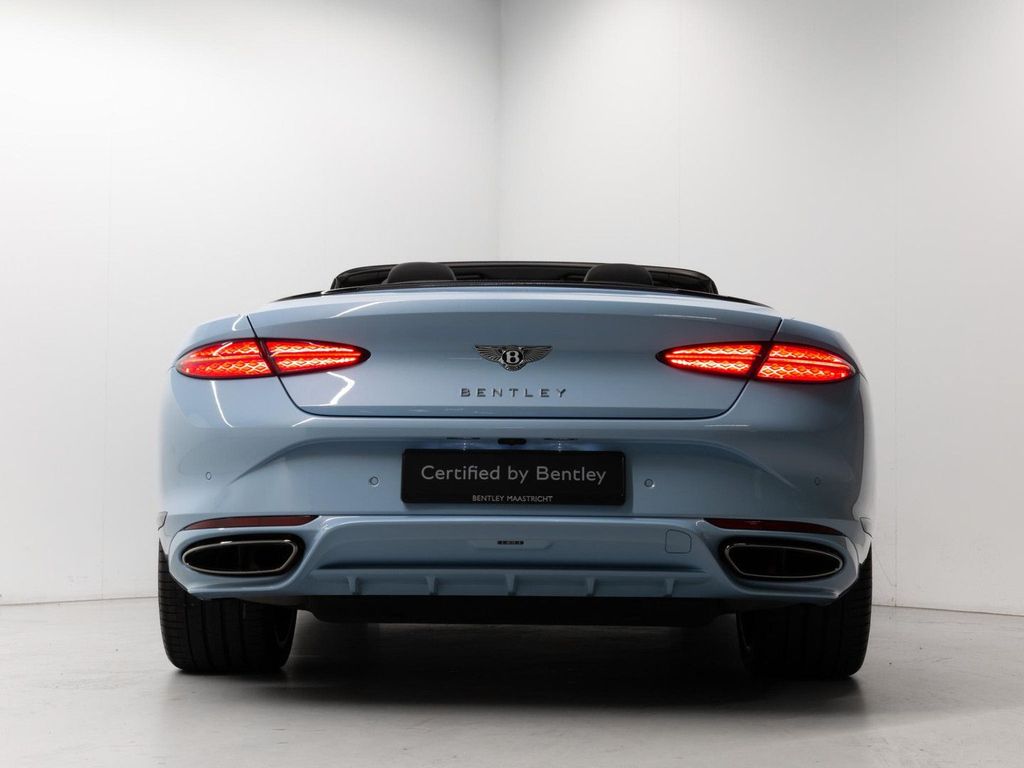 Bentley Continental GTC 2024
