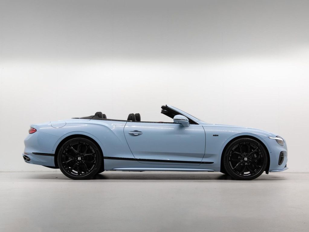 Bentley Continental GTC 2024