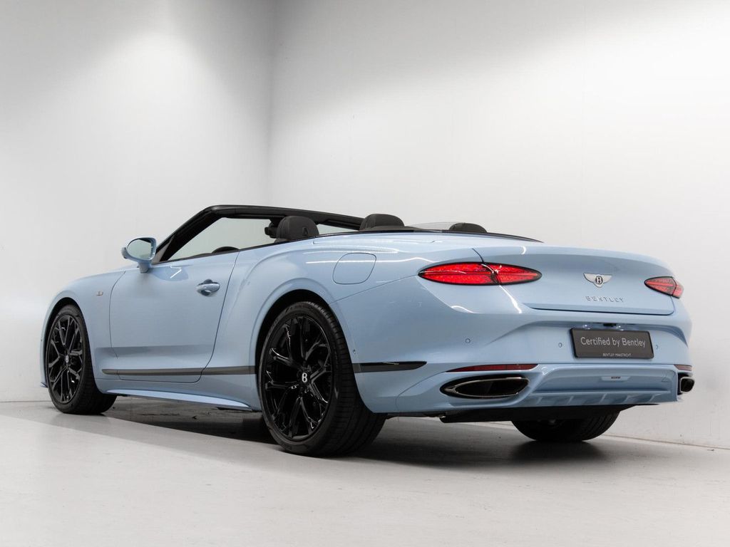 Bentley Continental GTC 2024