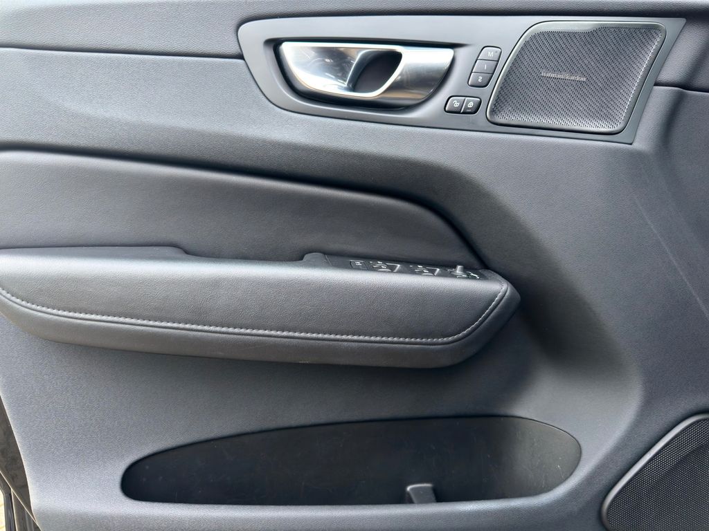 Volvo XC60 2022