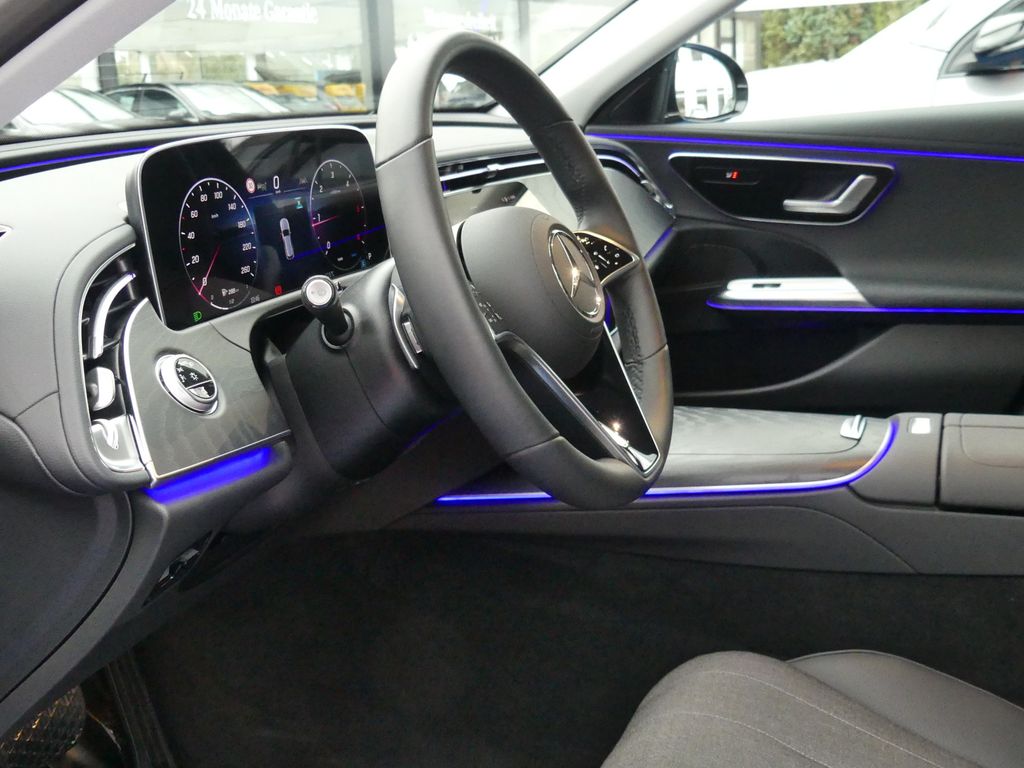 Mercedes-Benz E 220 2025