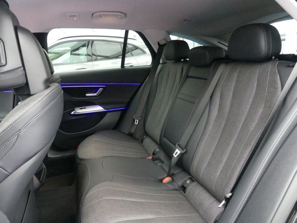 Mercedes-Benz E 220 2025