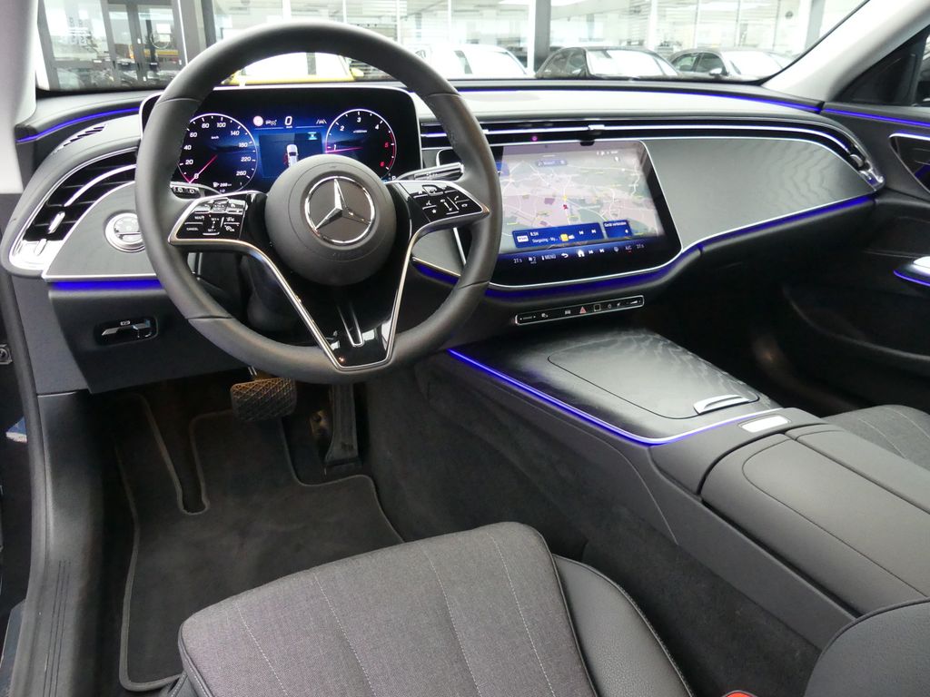 Mercedes-Benz E 220 2025