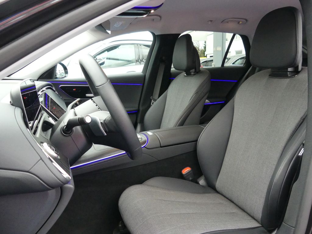 Mercedes-Benz E 220 2025