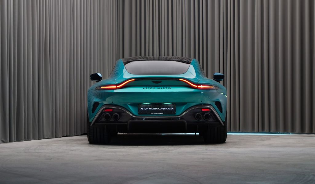 Aston Martin V8 Vantage 2024