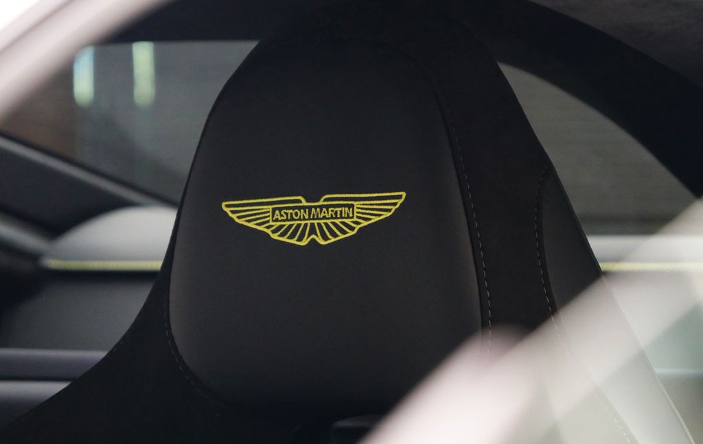 Aston Martin V8 Vantage 2024