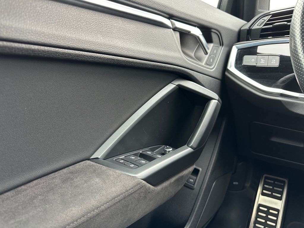 Audi RSQ3 2022