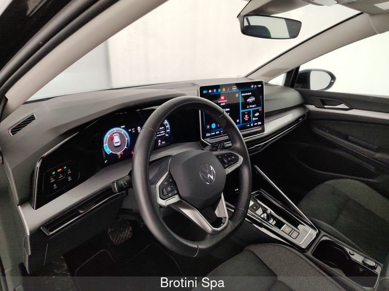 Volkswagen Golf 2025