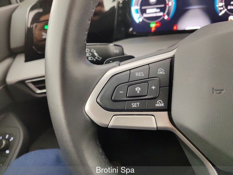 Volkswagen Golf 2025