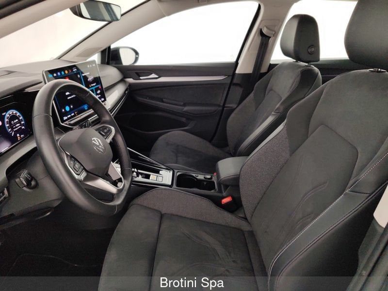 Volkswagen Golf 2025