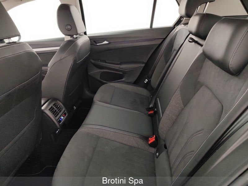 Volkswagen Golf 2025