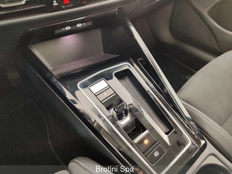 Volkswagen Golf 2025