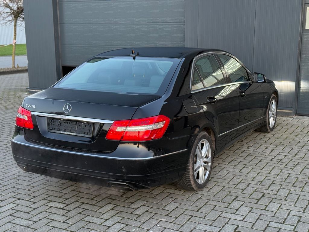 Mercedes-Benz E 200 2011