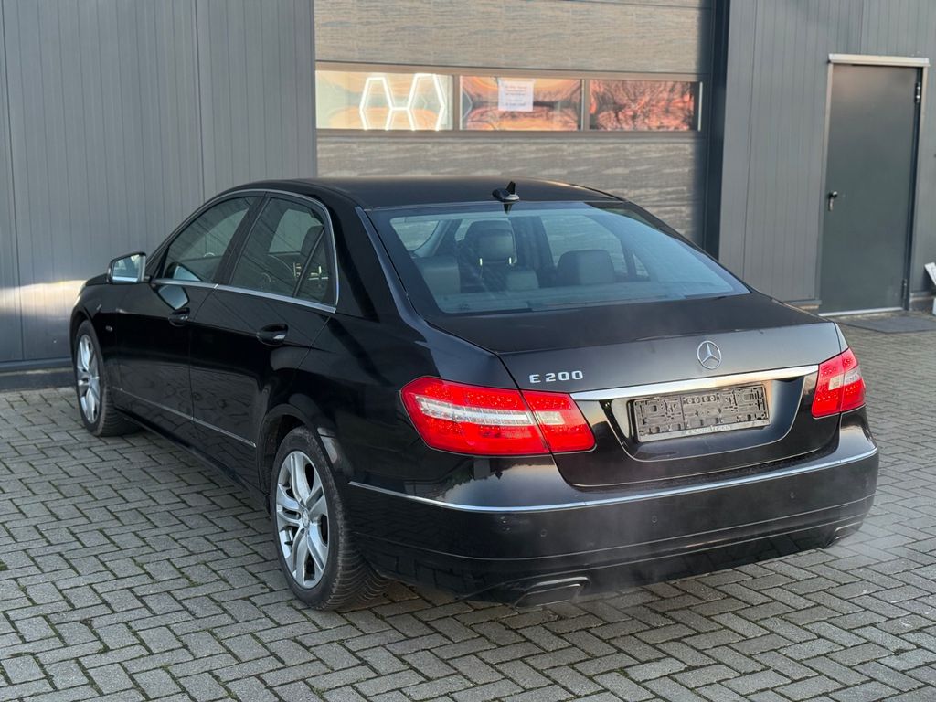 Mercedes-Benz E 200 2011