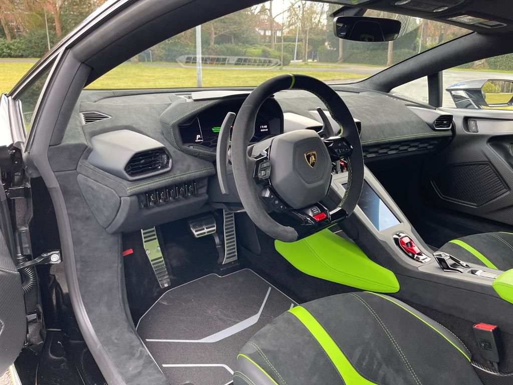 Lamborghini Huracán 2024