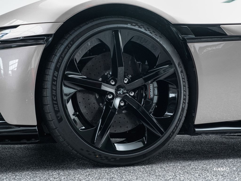 Ferrari 12Cilindri 2025