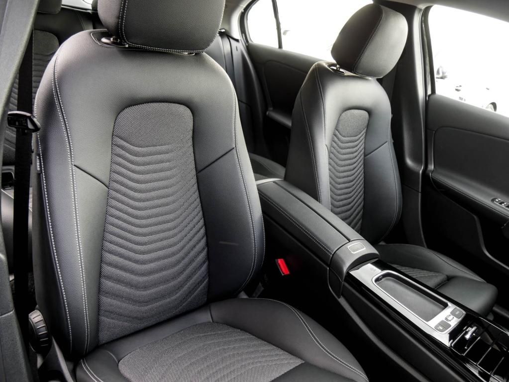 Mercedes-Benz A 250 2025