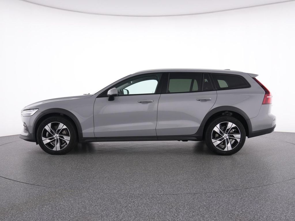 Volvo V60 Cross Country 2024
