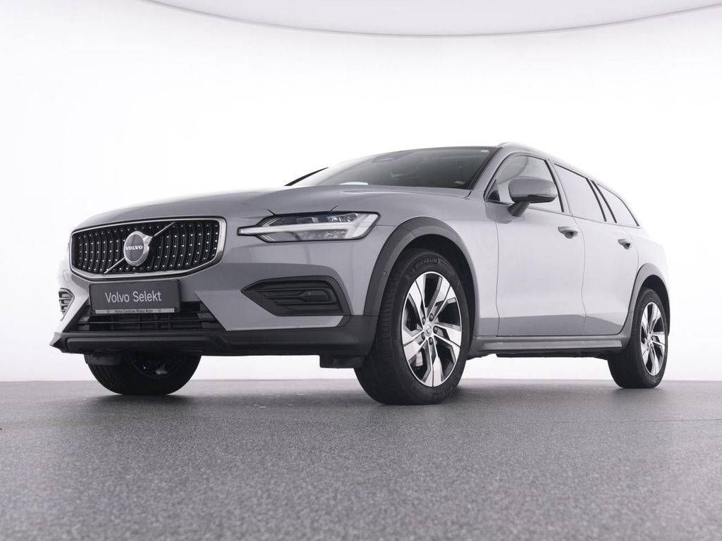 Volvo V60 Cross Country 2024