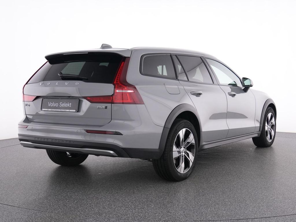 Volvo V60 Cross Country 2024