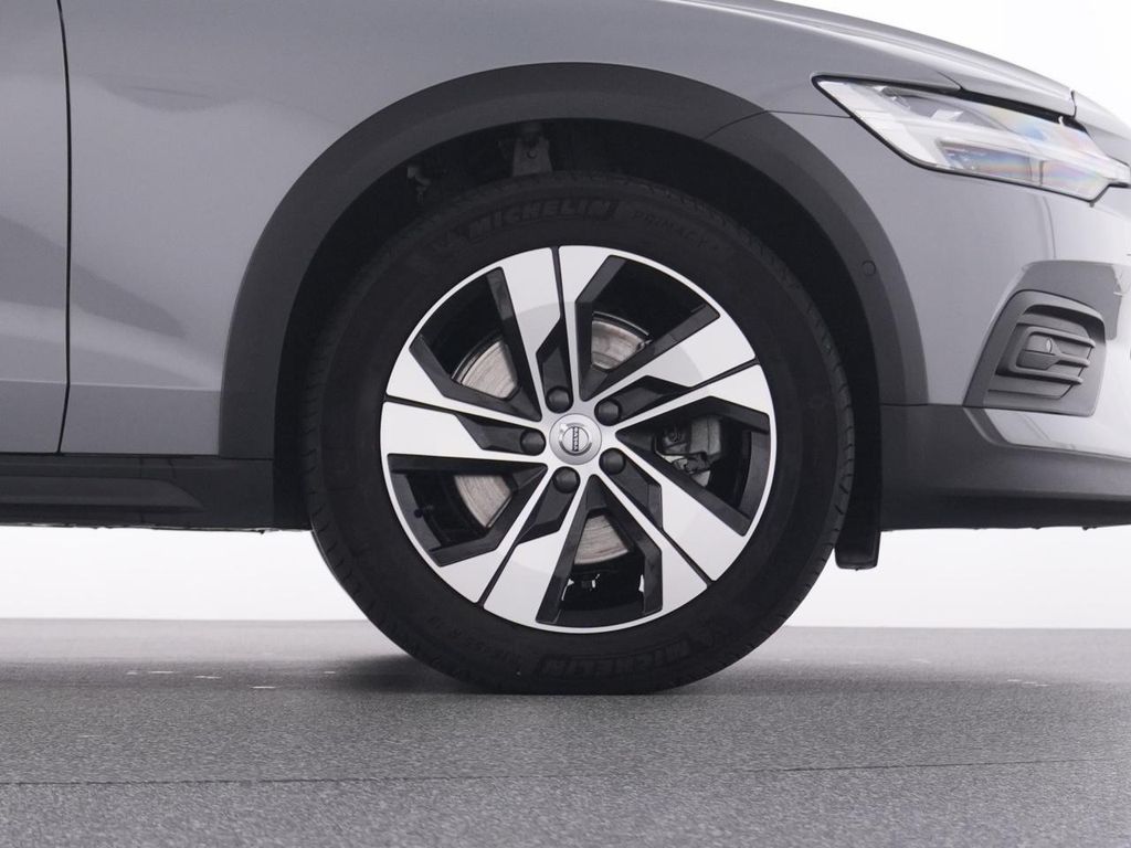 Volvo V60 Cross Country 2024