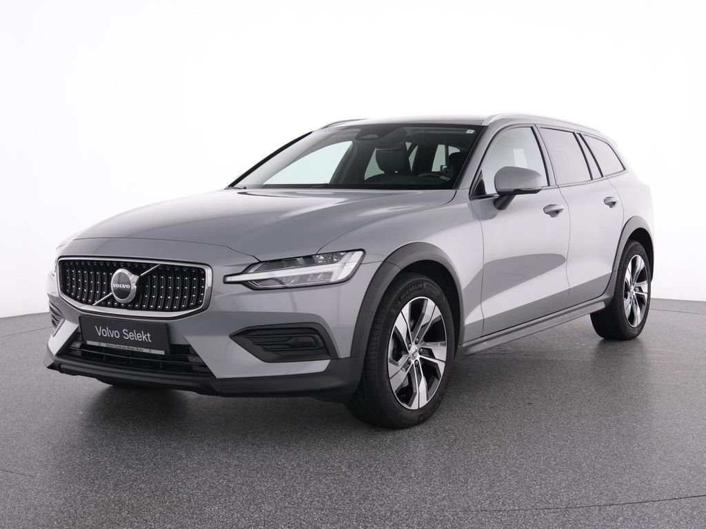 Volvo V60 Cross Country 2024