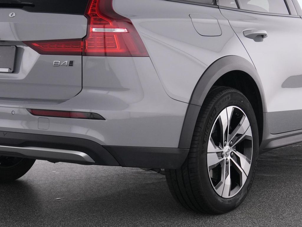 Volvo V60 Cross Country 2024