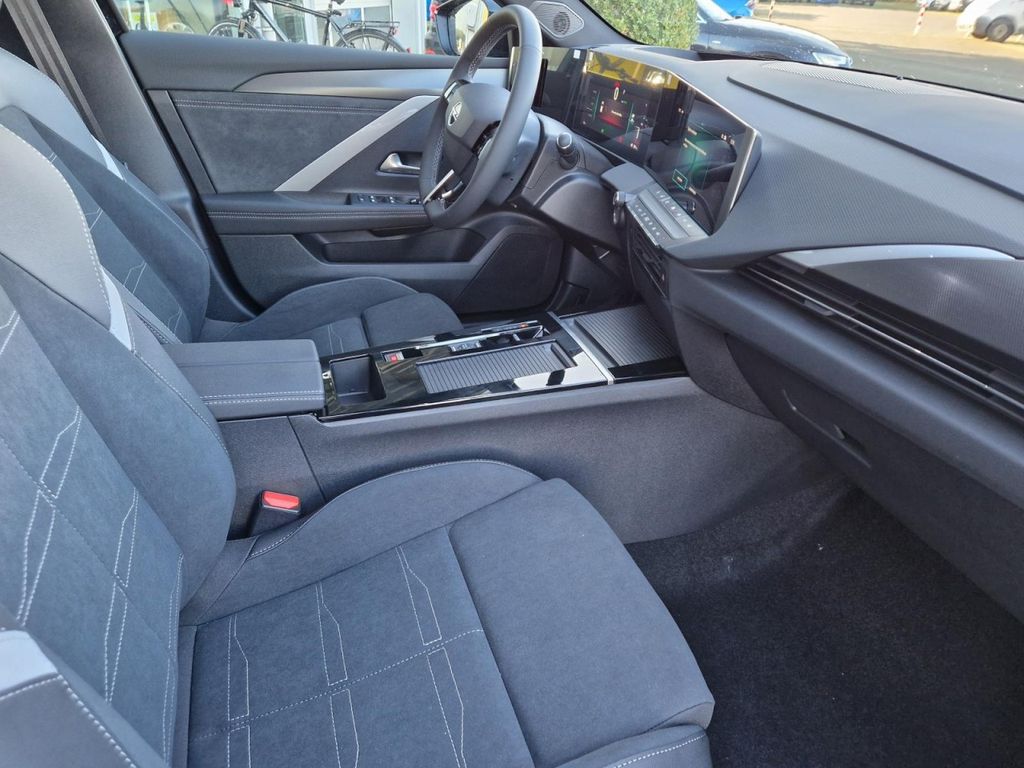 Opel Astra 2025