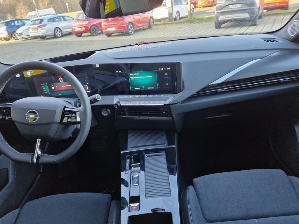 Opel Astra 2025
