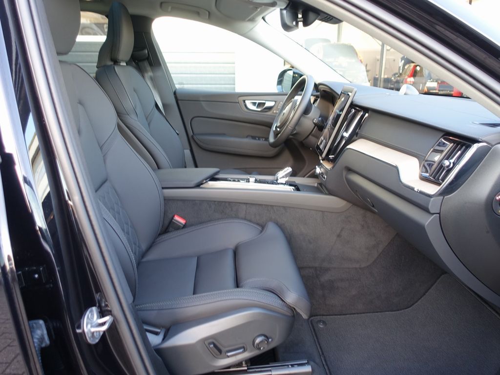 Volvo XC60 2025