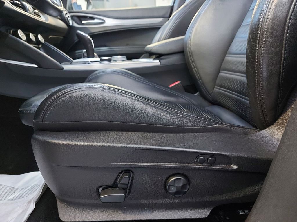 Alfa Romeo Stelvio 2021