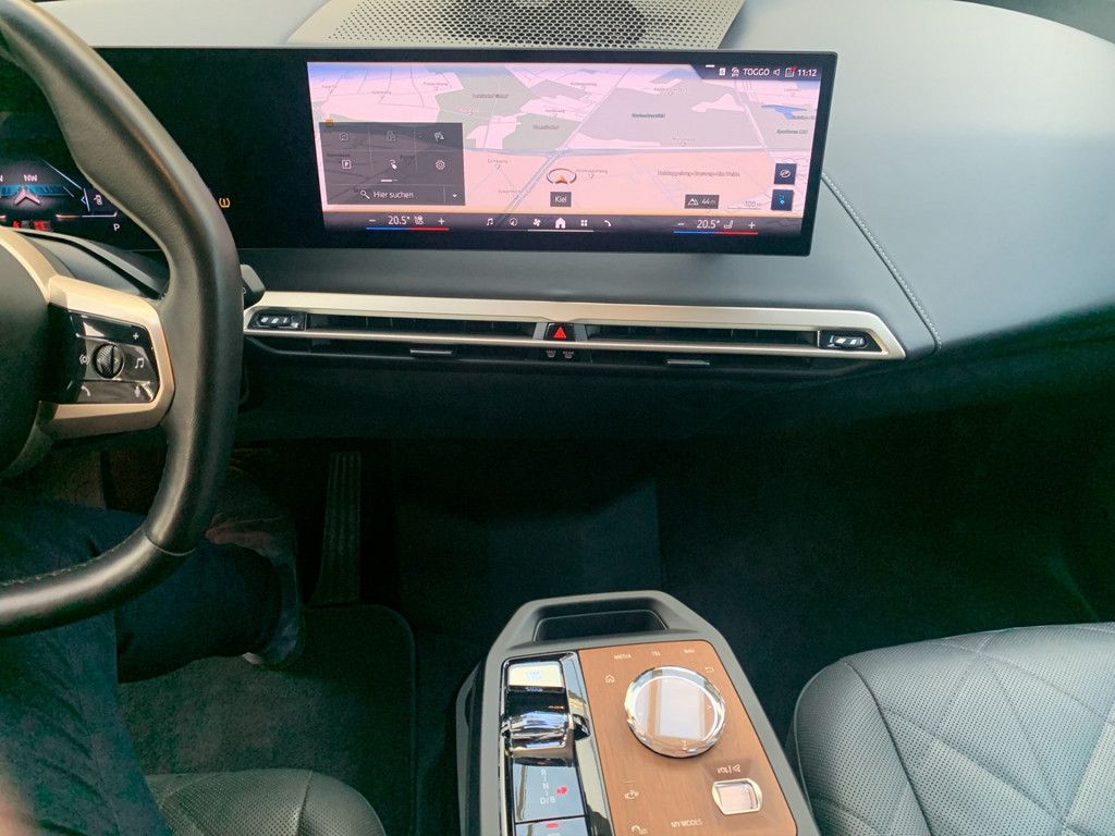 BMW iX 2023
