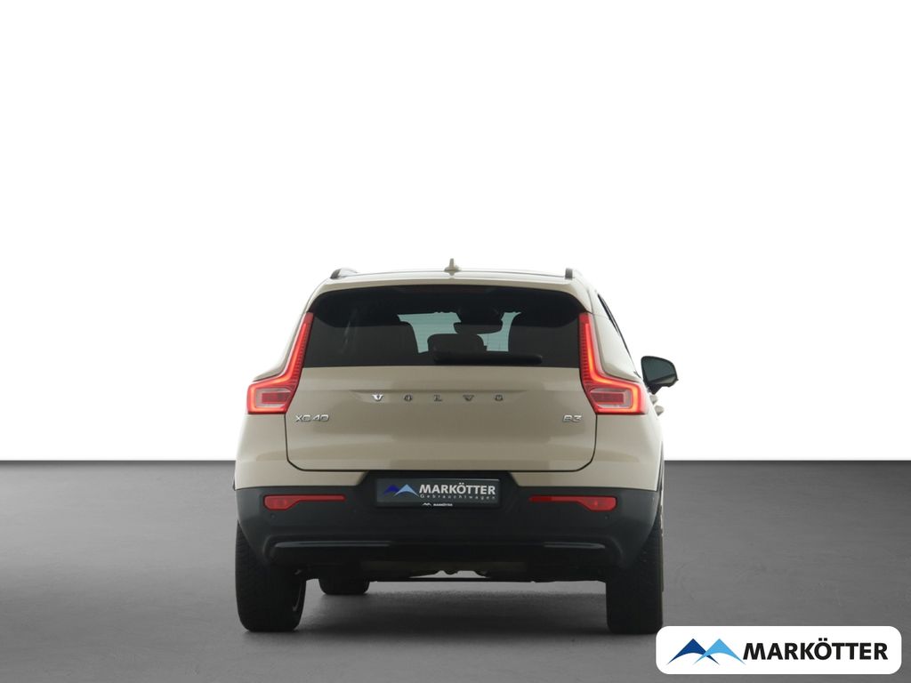 Volvo XC40 2025