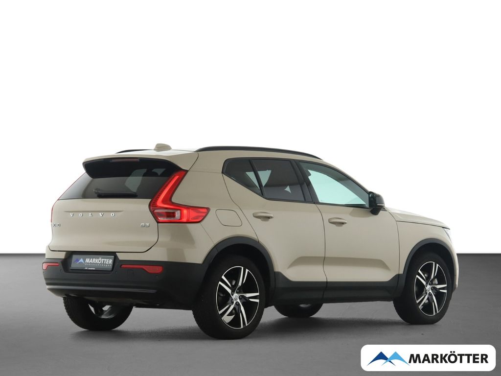 Volvo XC40 2025